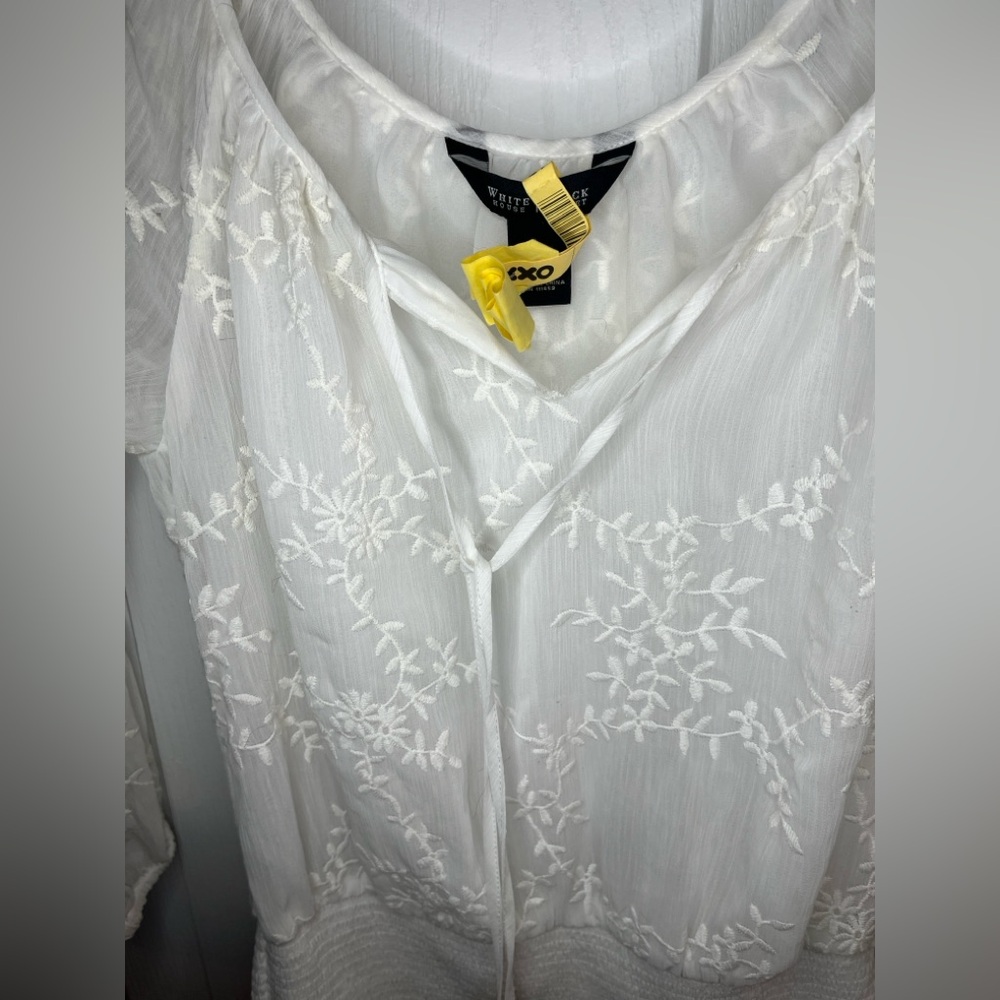 Elegant White Lace Women's Top - Picture 3 of 8